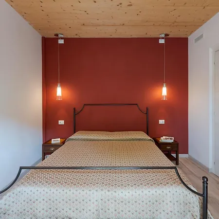 Landhaus La Rosa Gialla Bio & Barolo