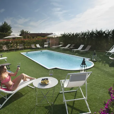 La Rosa Gialla Bio & Kır Evi Barolo