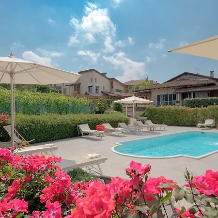 La Rosa Gialla Bio & *